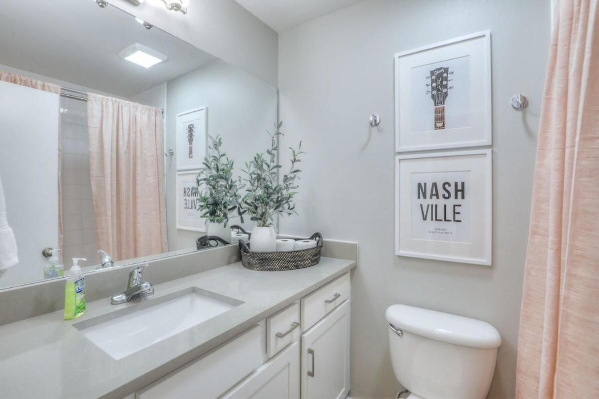 Apartment Walk To Broadway Riverfront With Pool *