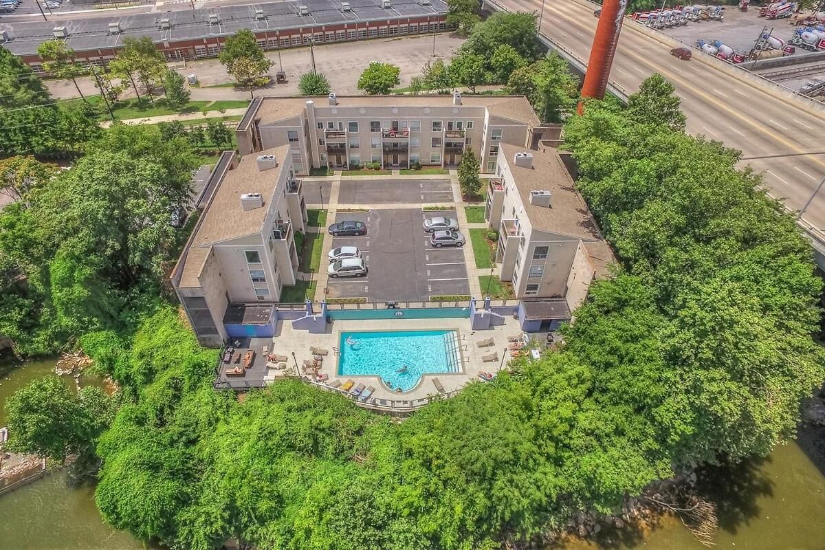 Walk To Broadway Riverfront With Pool *