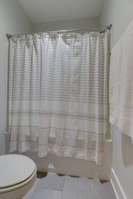 New Townhome 5 Mins To Broadway Sleeps 8 * Nashville