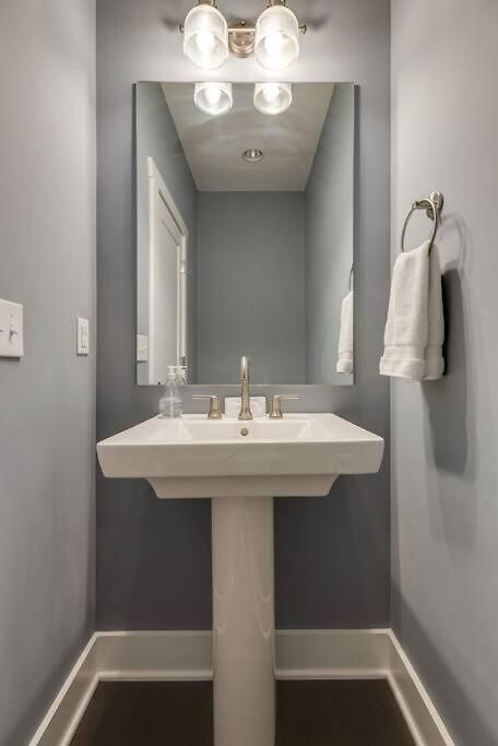 New Townhome 5 Mins To Broadway Sleeps 8