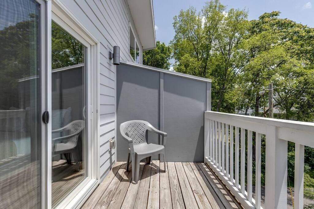 New Townhome 5 Mins To Broadway Sleeps 8 Holiday home Nashville