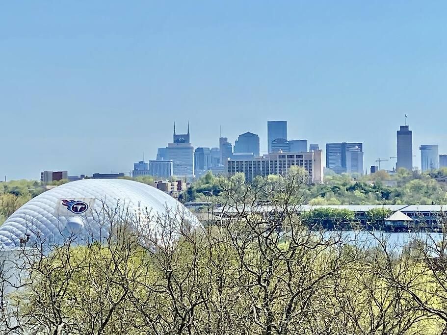 Holiday home Rooftop Skyline Views Dt Nash Sleeps 12 *