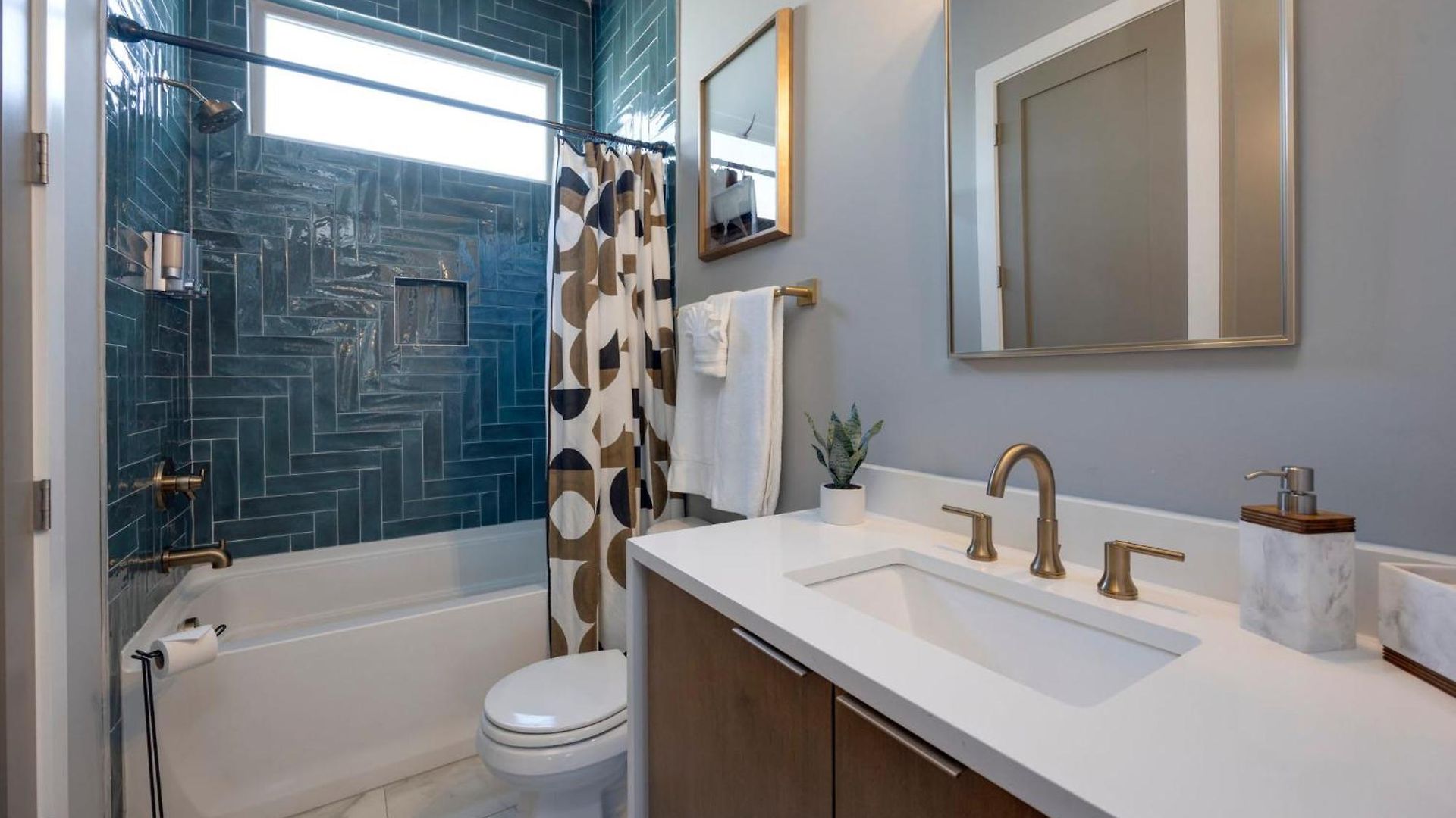 Holiday home Rooftop Skyline Views Dt Nash Sleeps 12 Nashville