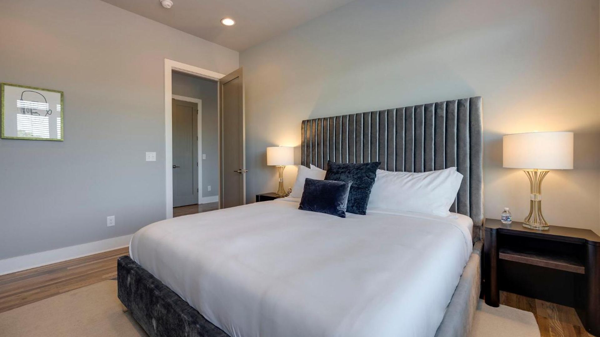 Holiday home Rooftop Skyline Views Dt Nash Sleeps 12 Nashville