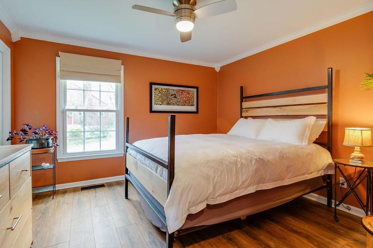 Historic East Nash Sleeps 6 *