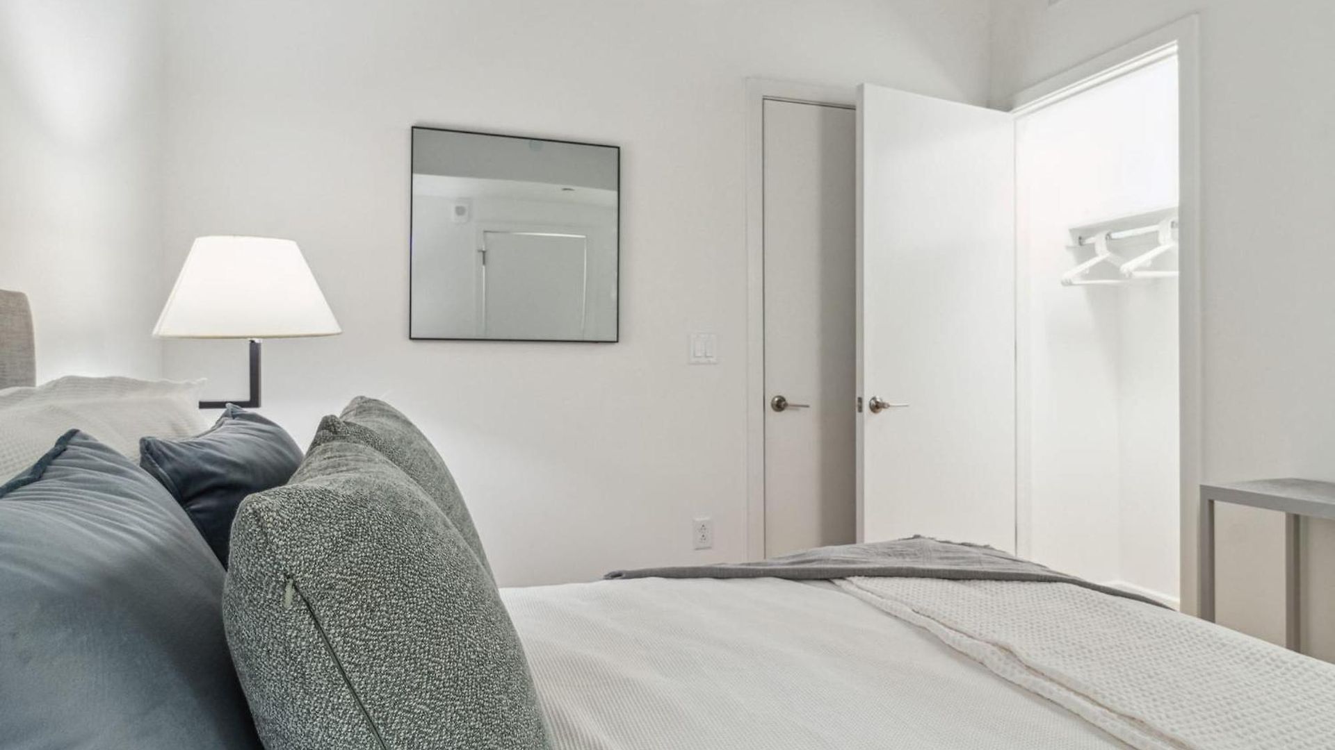 Contemporary City Living In Apartment Nashville