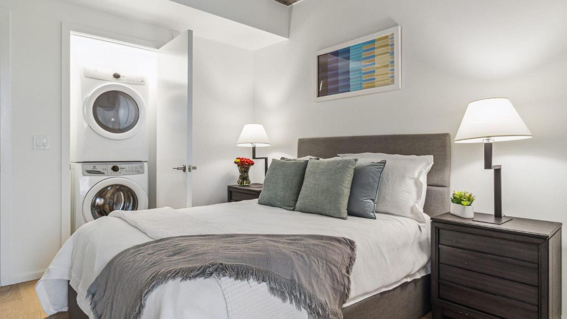 Contemporary City Living In * Nashville
