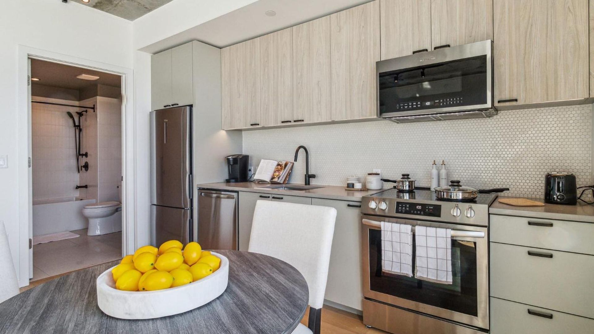 Contemporary City Living In Apartment