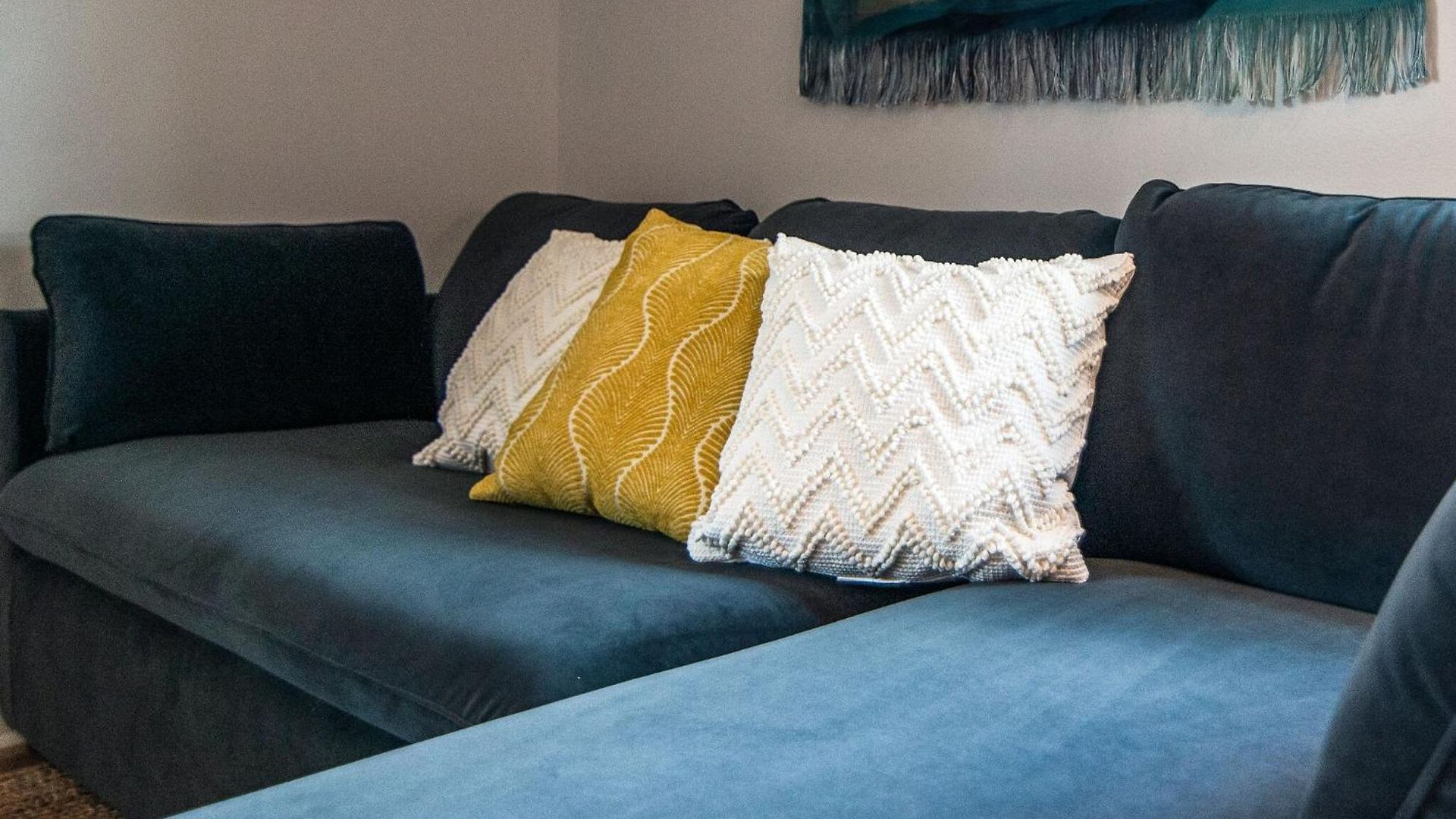 Holiday home Modern East Gem, Walk To Local Favorites, Cozy Den, Workspace & Smart Tvs, Fully Equipped Kitchen, Garage & Fast Wifi, Near Mas Tacos, Rosepepper & Five Points, 10 Min To Broadway & Nissan Stadium, 24 Hr Hospitality *
