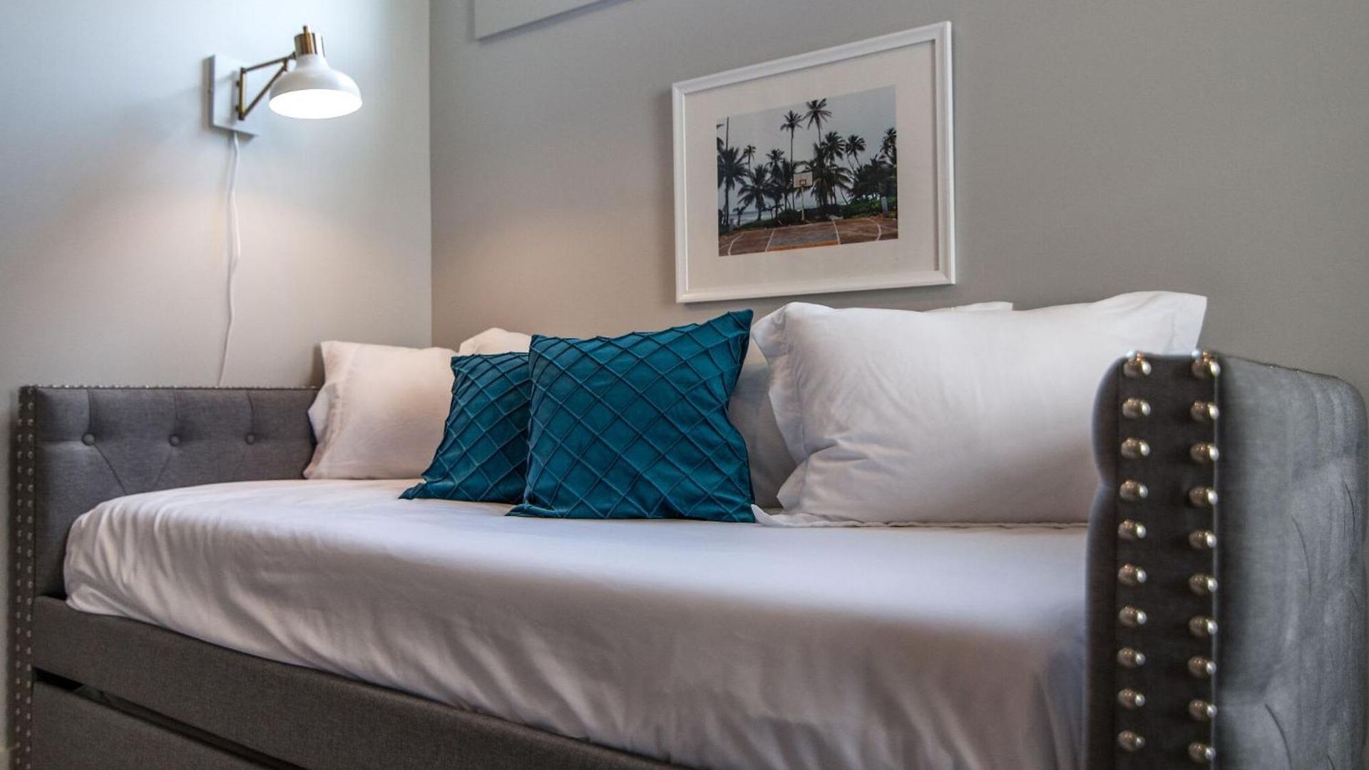 Holiday home Modern East Gem, Walk To Local Favorites, Cozy Den, Workspace & Smart Tvs, Fully Equipped Kitchen, Garage & Fast Wifi, Near Mas Tacos, Rosepepper & Five Points, 10 Min To Broadway & Nissan Stadium, 24 Hr Hospitality