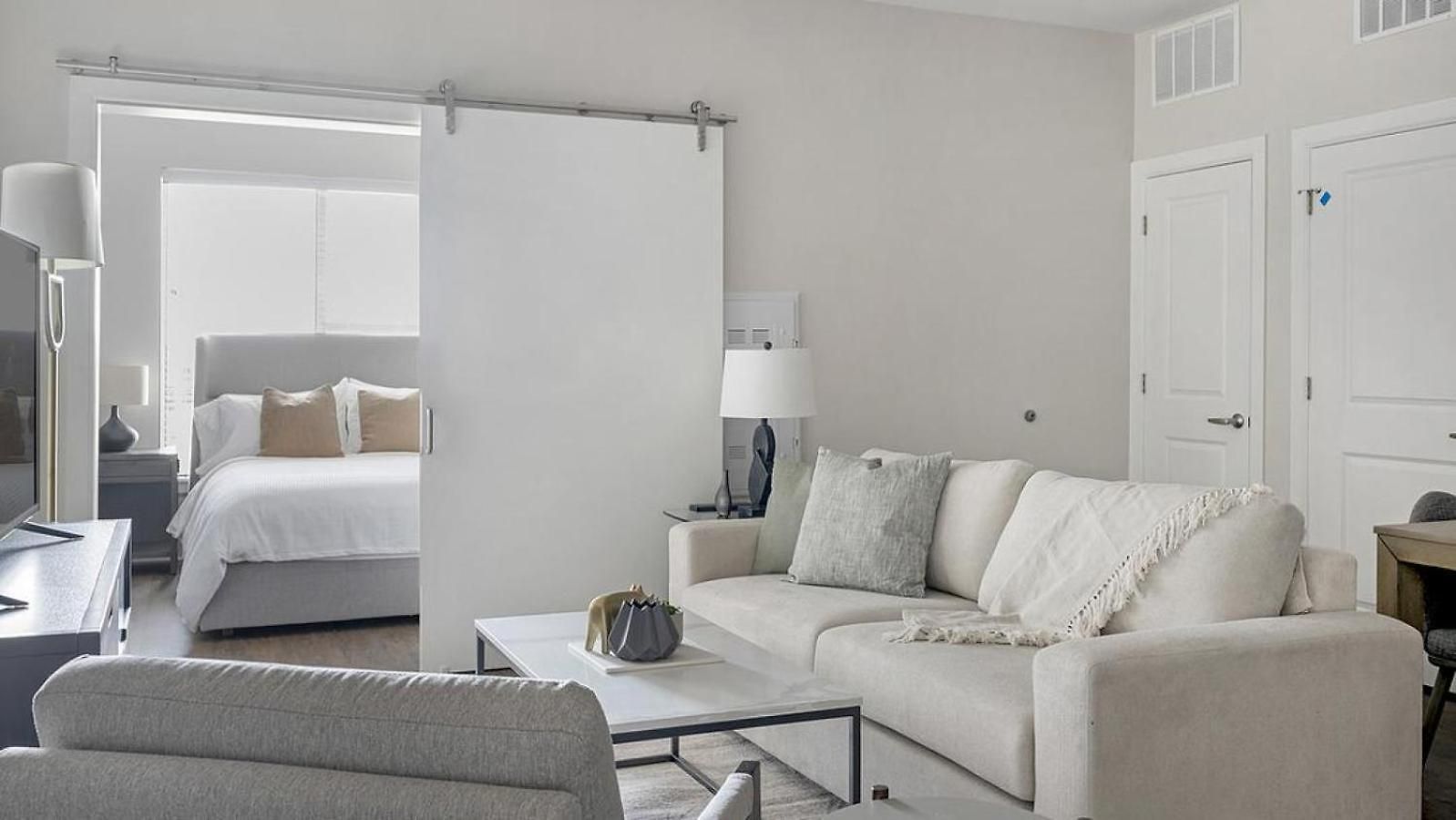 Landing - Modern With Amazing Amenities