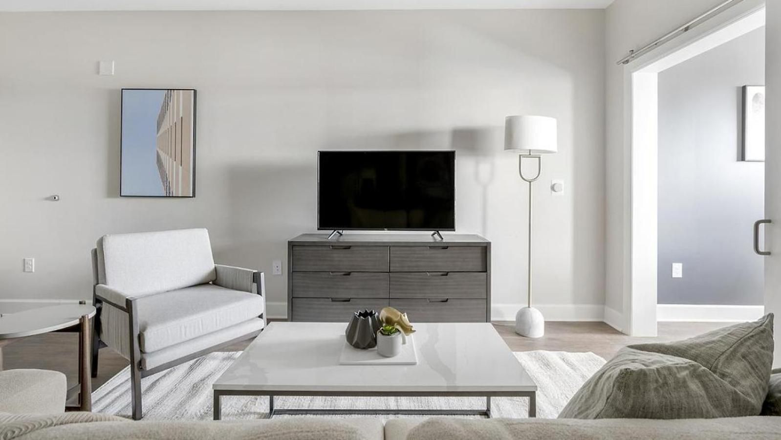 Apartment Landing - Modern With Amazing Amenities *