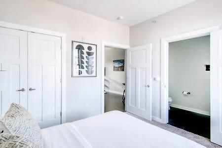 Apartment Two Cozysuites Bold Music Row In *