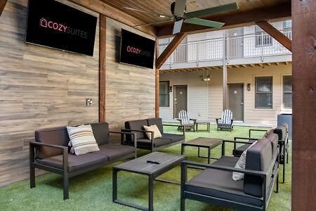 Apartment Two Cozysuites Bold Music Row In