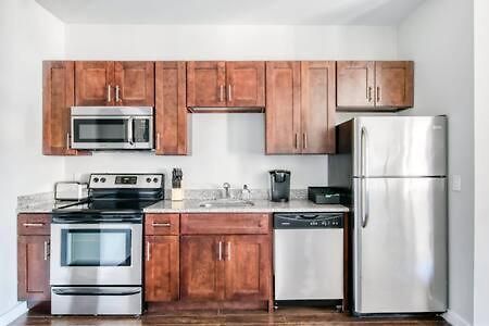 Two Cozysuites Bold Music Row In Nashville