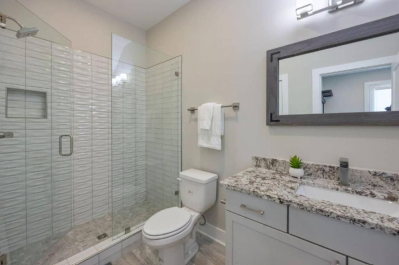 Holiday home Luxury Four-story With Rooftop Views, 10min To Downtown! Sleeps 12! Nashville