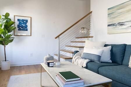 The Finley Loft - Quite Located In The Nations! *