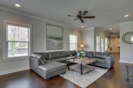 Twin Belmont Homes W 8 King 4 Living Sleep Up To 24 Guests Walk To Belmont & Vanderbilt Near Music Row The Gulch & 12 South 2 Miles To Broadway Smart Tvs Parking 24 Hr Hospitality Holiday home *