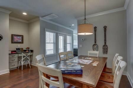 Twin Belmont Homes W 8 King 4 Living Sleep Up To 24 Guests Walk To Belmont & Vanderbilt Near Music Row The Gulch & 12 South 2 Miles To Broadway Smart Tvs Parking 24 Hr Hospitality