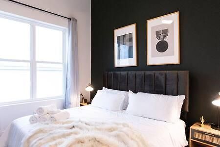 Holiday home Luxe Hillsboro Village Homes For 24 With 4 Patios, Rooftops And Garage Parking, Gourmet Kitchens And Smart Tvs, Walk To Vanderbilt, Pancake Pantry And Fido, 24hr Hospitality, 10 Min To Broadway And The Parthenon *