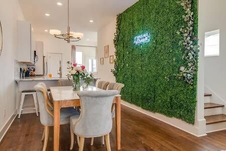 Holiday home Luxe Hillsboro Village Homes For 24 With 4 Patios, Rooftops And Garage Parking, Gourmet Kitchens And Smart Tvs, Walk To Vanderbilt, Pancake Pantry And Fido, 24hr Hospitality, 10 Min To Broadway And The Parthenon Nashville