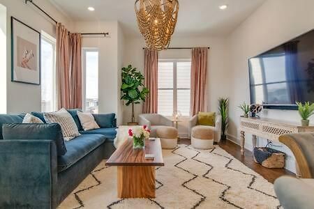 Luxe Hillsboro Village Homes For 24 With 4 Patios, Rooftops And Garage Parking, Gourmet Kitchens And Smart Tvs, Walk To Vanderbilt, Pancake Pantry And Fido, 24hr Hospitality, 10 Min To Broadway And The Parthenon