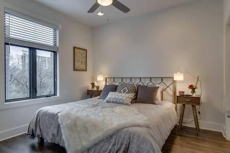 6 Bedroom Gulch Homes, Garages, Rooftops, Walk To Gulch 10 Mins To Broadway, 24 Hour Hospitality Team, Perfect For Groups *