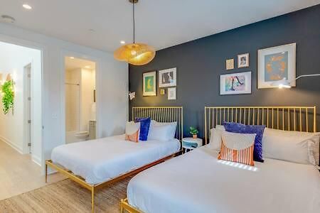 Belmont Music Row 4 Bed, Rooftop, 10 Minutes To Dt, 24 Hour Hospitality Team, Perfect For Groups, 7 Miles To Airport Holiday home *