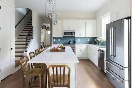 Spacious 4br, Rooftop Patio, Garage, Walk To Faves, 5 Mins To Nissan Stadium, Less Than 10 Mins To Broadway, 24 Hr Hospitality, Great For Groups Holiday home