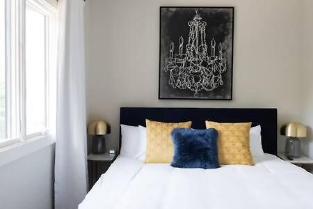 Spacious 4br, Rooftop Patio, Garage, Walk To Faves, 5 Mins To Nissan Stadium, Less Than 10 Mins To Broadway, 24 Hr Hospitality, Great For Groups Nashville