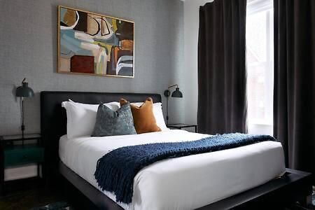 Hillsboro Village Rooftop Retreat With Views, Sleep 12 With Gourmet Kitchen, Smart Tvs & Garage, Walk To Vanderbilt, Pancake Pantry And Boutique Shopping, Minutes To Broadway, 12 South And The Parthenon, Perfect For Groups, 24hr Hospitality *