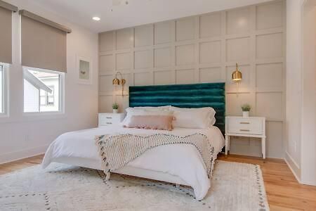 Stylish East Nash Retreat, Walk To Local Favorites, Sleep 10 With Smart Tvs, Workspace & Fast Wifi, Attached Garage & Full Kitchen, Walk To Mas Tacos, Drive 10 Min To Downtown Broadway, 24 Hr Hospitality *