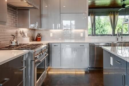 Skyline View Mansion, Hot Tub, Close To Downtown, Less Than 10 Mins To 5 Points And Broadway, 3 Spacious Suites, Workspace, Garage Spaces And Ample Parking, 24 Hr Hospitality *