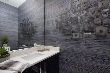 Skyline View Mansion, Hot Tub, Close To Downtown, Less Than 10 Mins To 5 Points And Broadway, 3 Spacious Suites, Workspace, Garage Spaces And Ample Parking, 24 Hr Hospitality Holiday home