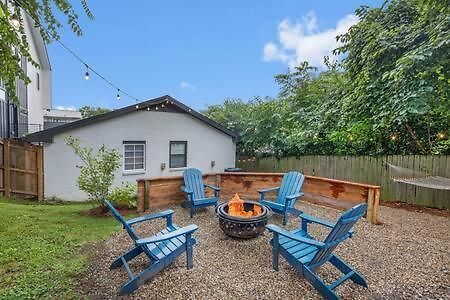 The Blue - 4 Beds And 7 Mins To Broadway! *