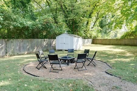 1-story Home, Fenced Yard, Grill, Firepit, Parking, Sleeps 10, Pet-friendly, Smart Tvs, 10 Mins To Nissan Stadium & Five Points, Cozy Bedrooms, Outdoor Fun, Perfect For Families & Groups Nashville