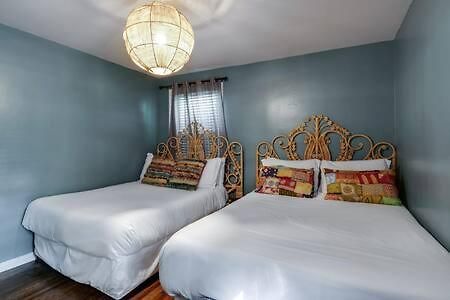 1-story Home, Fenced Yard, Grill, Firepit, Parking, Sleeps 10, Pet-friendly, Smart Tvs, 10 Mins To Nissan Stadium & Five Points, Cozy Bedrooms, Outdoor Fun, Perfect For Families & Groups * Nashville