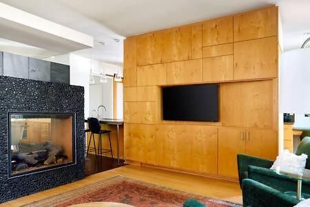 Chic 4br With Fenced Yard Walk To Dining Parking 5 Mins To Nissan Stadium Less Than 2 Miles To Broadway Workspace Parking 24 Hr Hospitality Great For Families Holiday home *