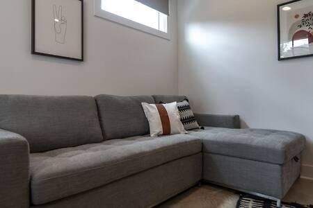 Stylish East Nash Townhouse, Walk To Favorite Eats, Cozy Den, Workspace, Smart Tvs And Fast Wifi, Full Kitchen, Garage And 24 Hr Hospitality, Near Mas Tacos, Rosepepper And Five Points, 10 Min To Broadway *
