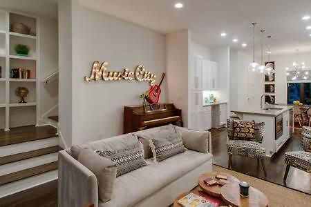 Modern 3br With Garage, Rooftop, Hot Neighborhood 10 Mins To Broadway, 24 Hour Hospitality Team, Perfect For Groups Holiday home Nashville