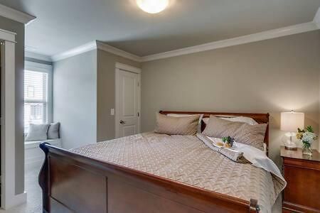 Holiday home Spacious 4 King Belmont 2 Living Walk To Belmont & Vanderbilt Large Dining Table Smart Tvs Parking 24 Hr Hospitality Near Music Row & The Gulch 2 Miles To Broadway