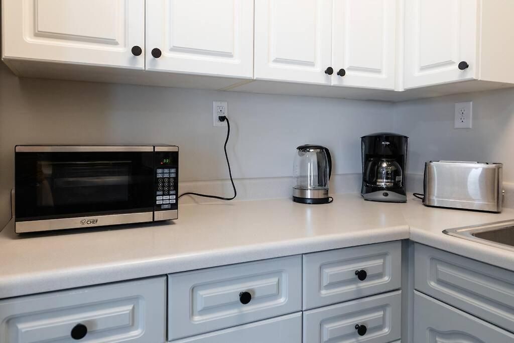 Comfy 1br With King Bed And Optional Parking Near Gulch & Midtown Walk To The Parthenon Nashville