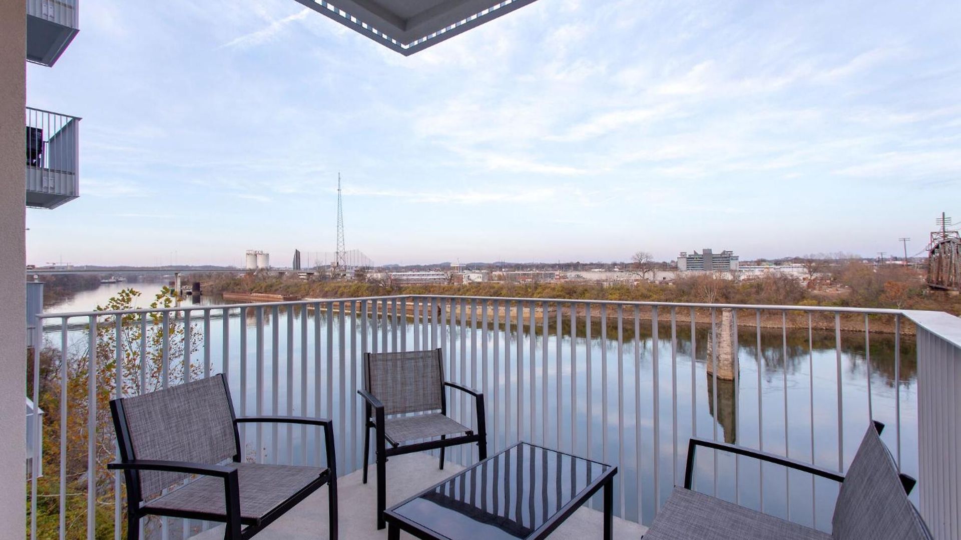 Apartment The Riverfront Vip - Walk To Broadway & Nissan Stadium - Free Garage