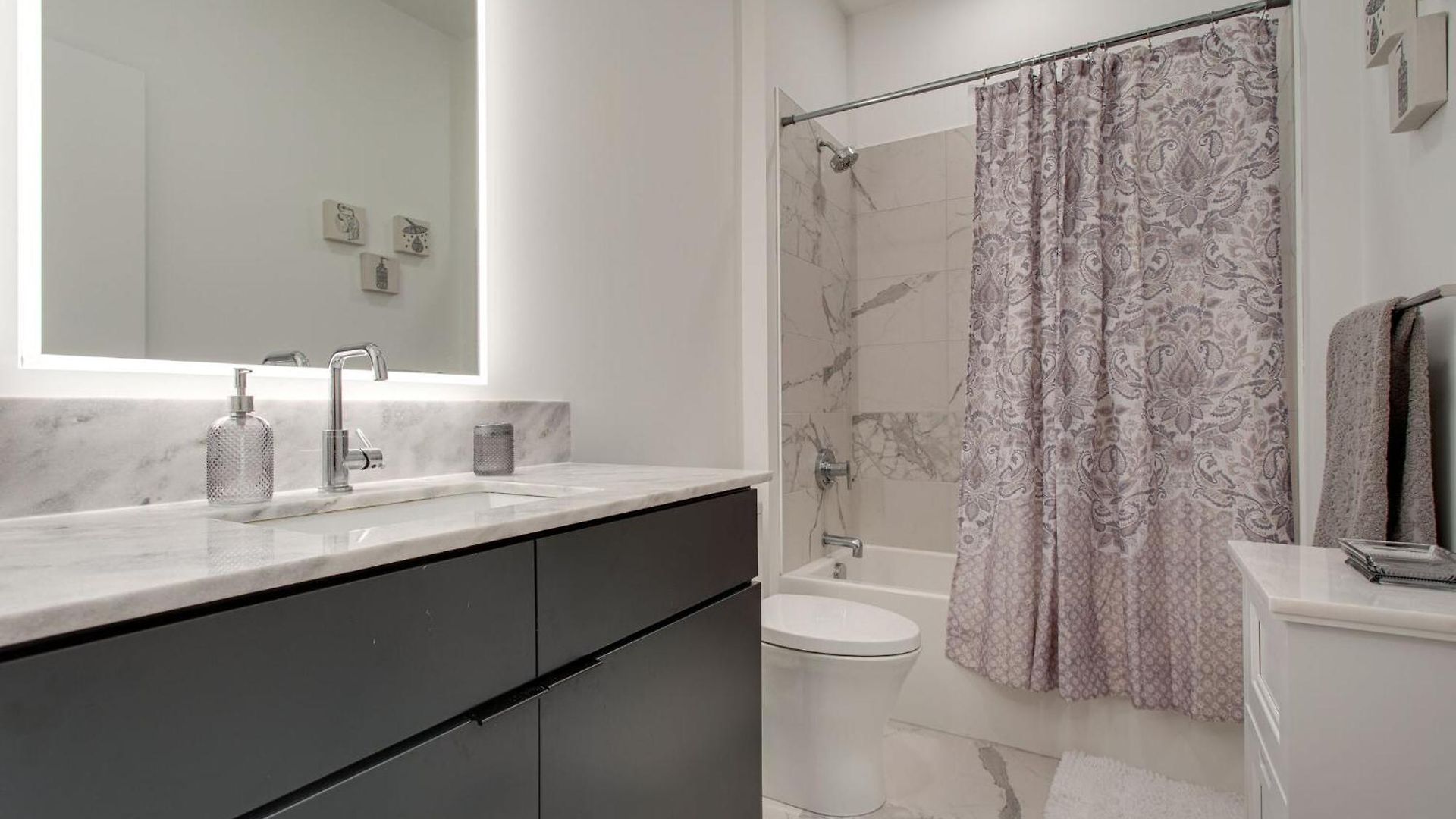Apartment The Riverfront Vip - Walk To Broadway & Nissan Stadium - Free Garage Nashville