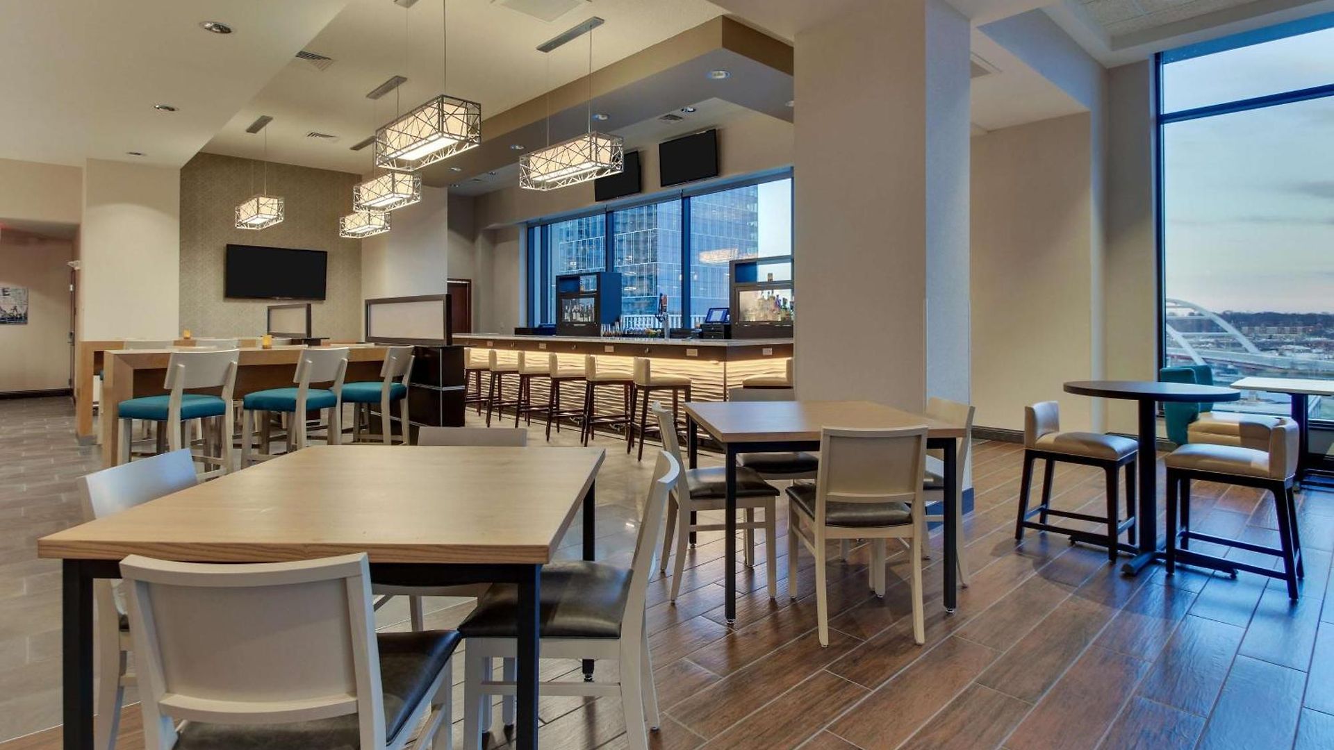Hotel Drury Plaza Downtown 4*