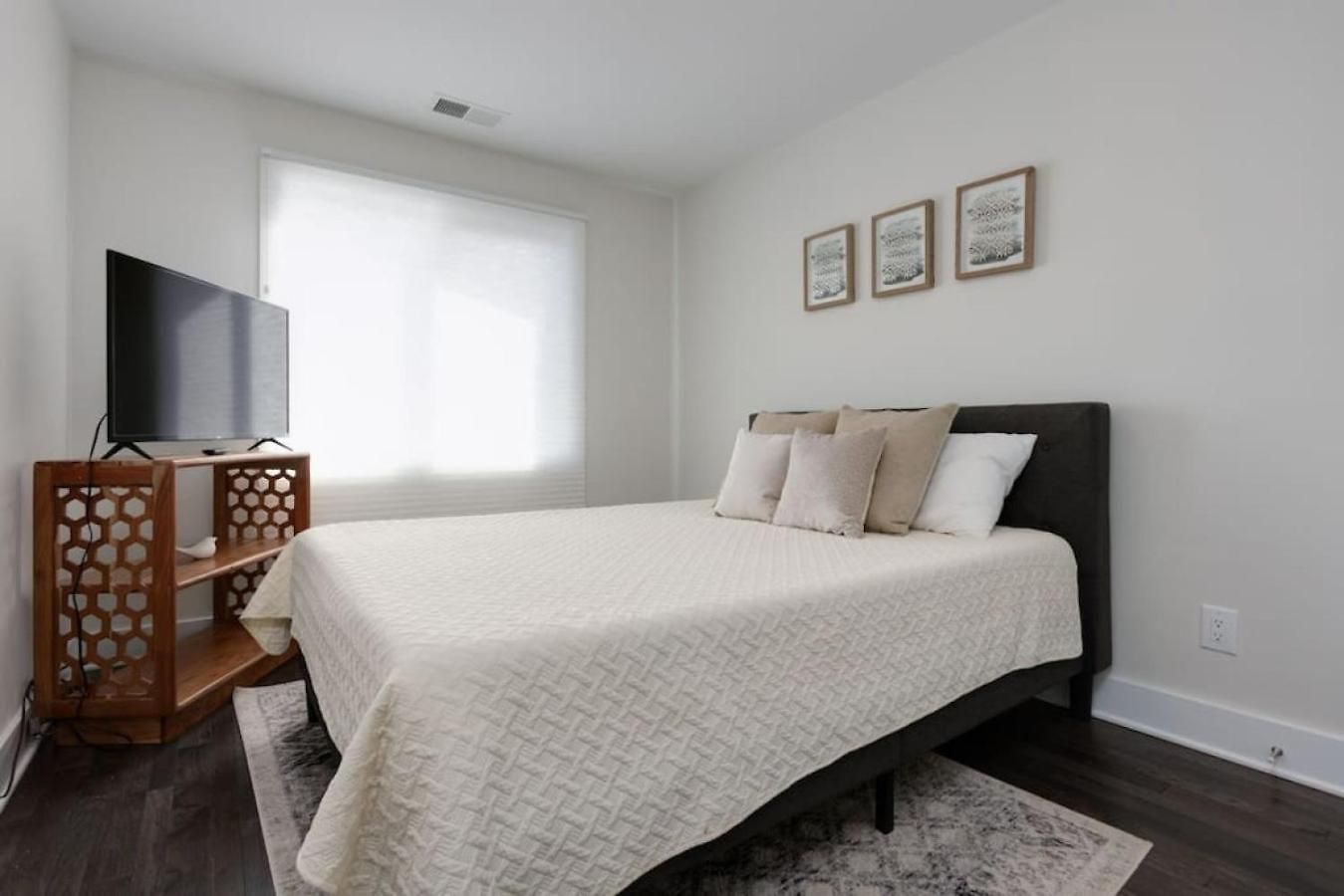 Modern Townhome, Large Game With Ping Pong, 10min To Downtown! Sleeps 10! Holiday home Nashville