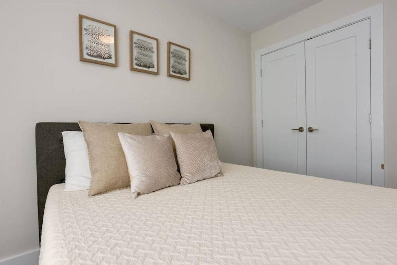 Modern Townhome, Large Game With Ping Pong, 10min To Downtown! Sleeps 10!