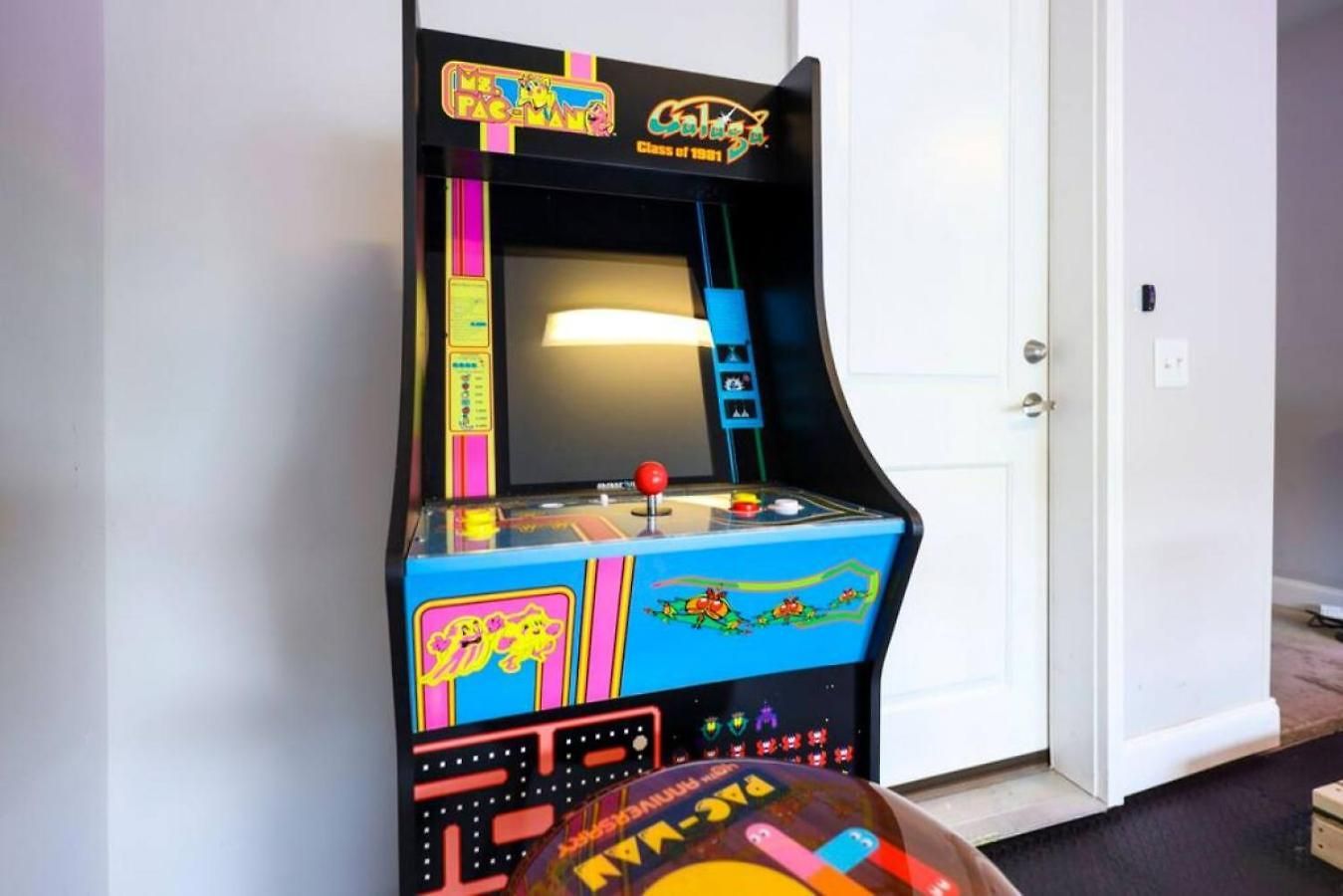 Holiday home Weho Home, Geodis Park, Mini-golf, Arcade, 10min To Downtown! Sleeps 10!
