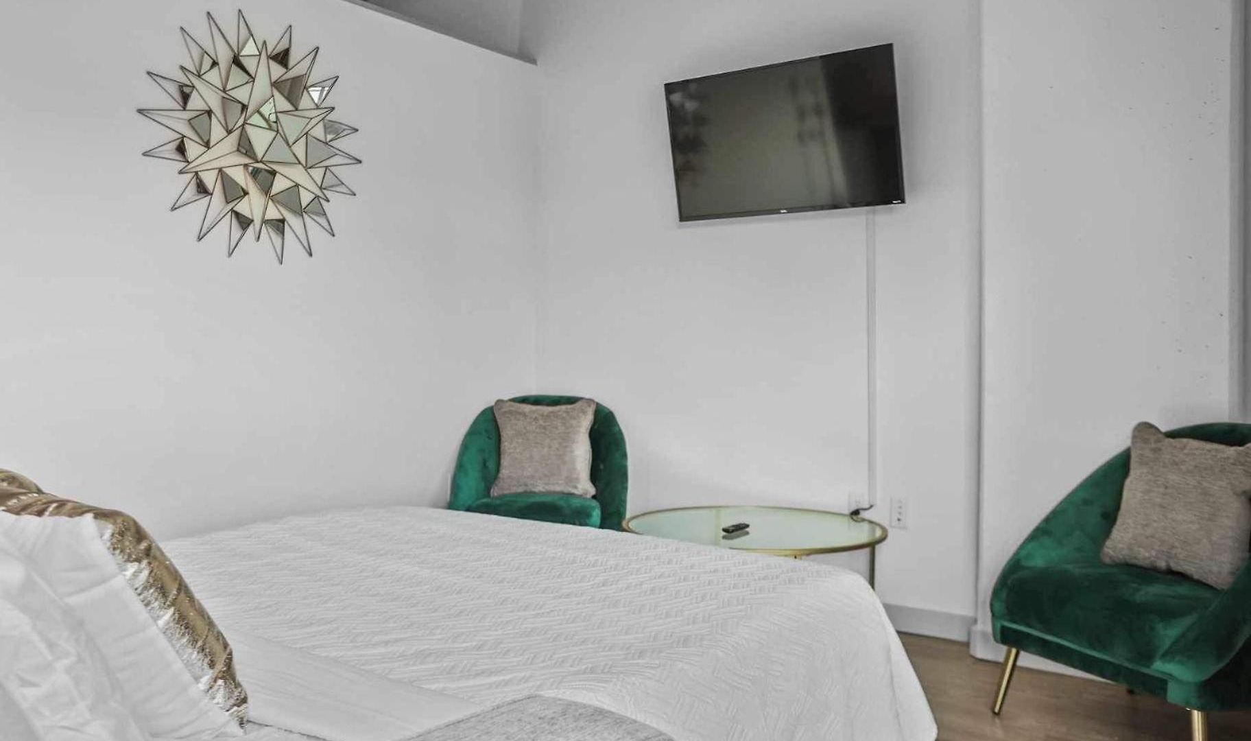 New In Nashville, Pool Gym Rooftop & Laundry 5 Min From Broadway Apartment *