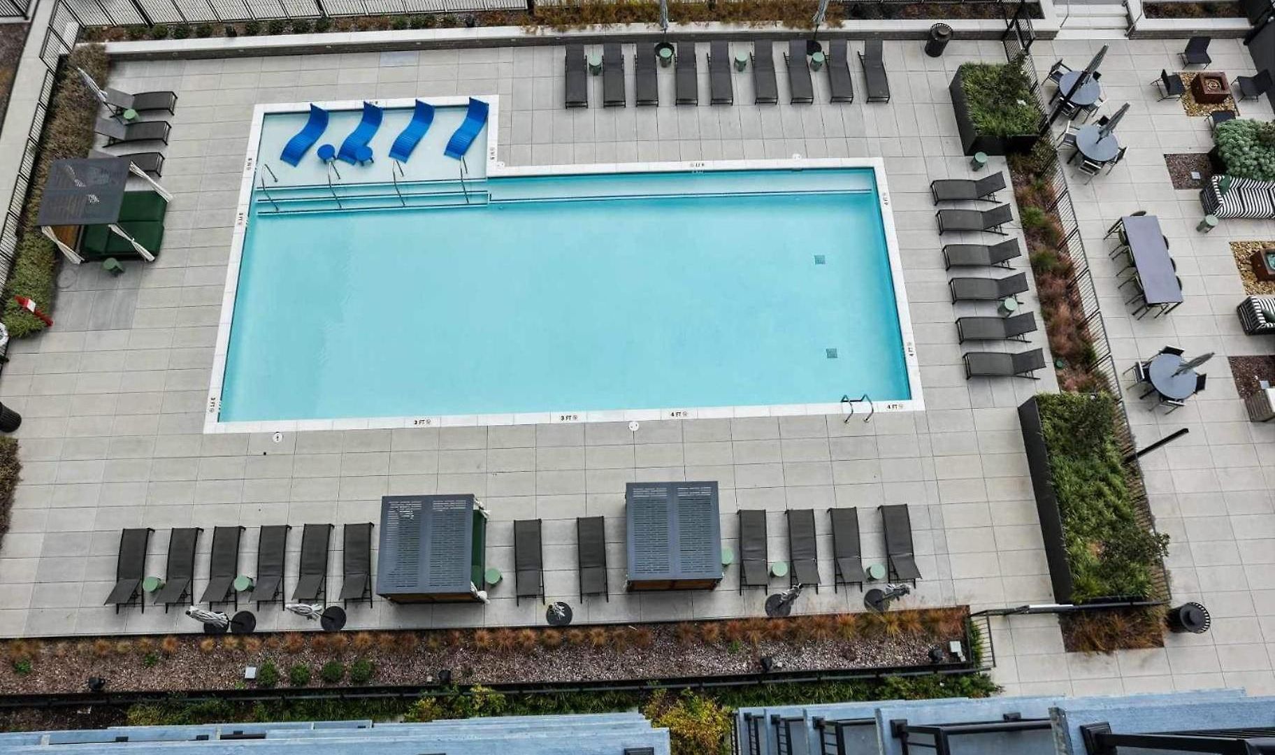 New In Nashville, Pool Gym Rooftop & Laundry 5 Min From Broadway Apartment